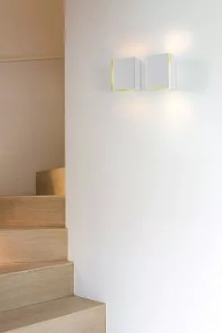 Super Modular Split Wall Up/Down S 1x LED 2700K Trailing Edge DI Black Structure - Gold Anodised